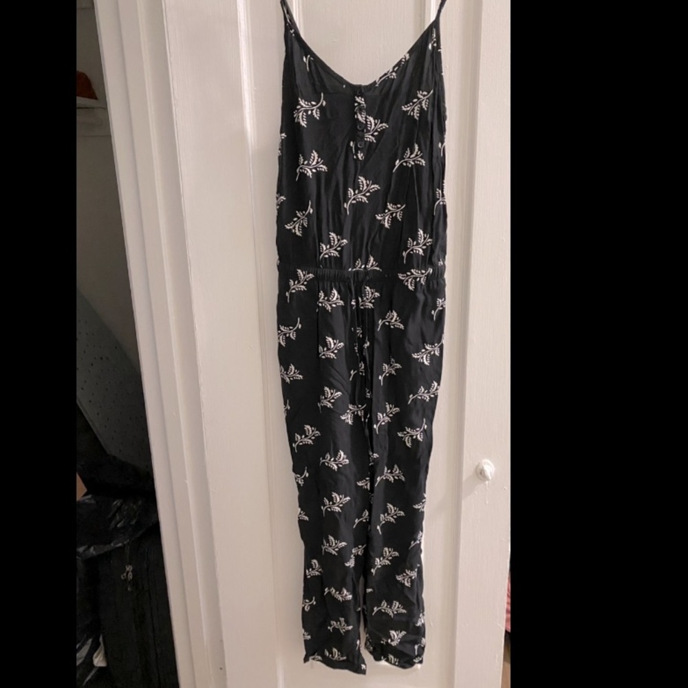Old navy black and white jumpsuit XS